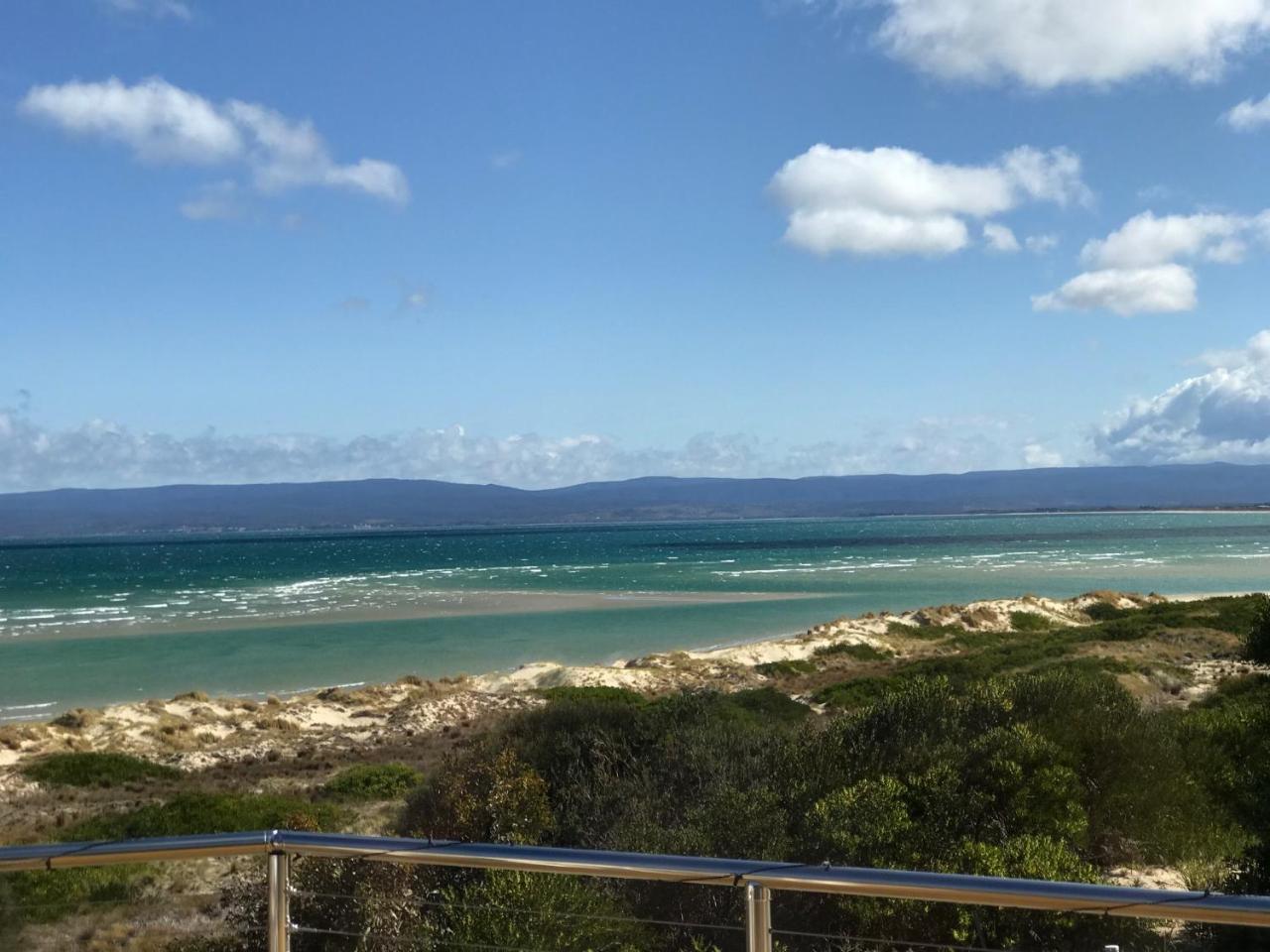 Sandbar Beach House Villa Coles Bay Esterno foto