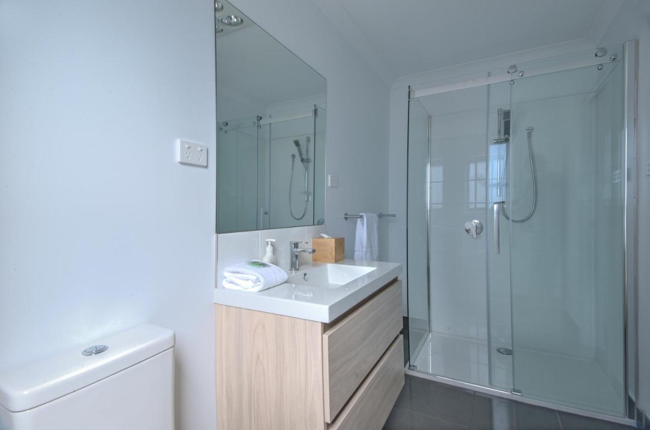 Sandbar Beach House Villa Coles Bay Esterno foto