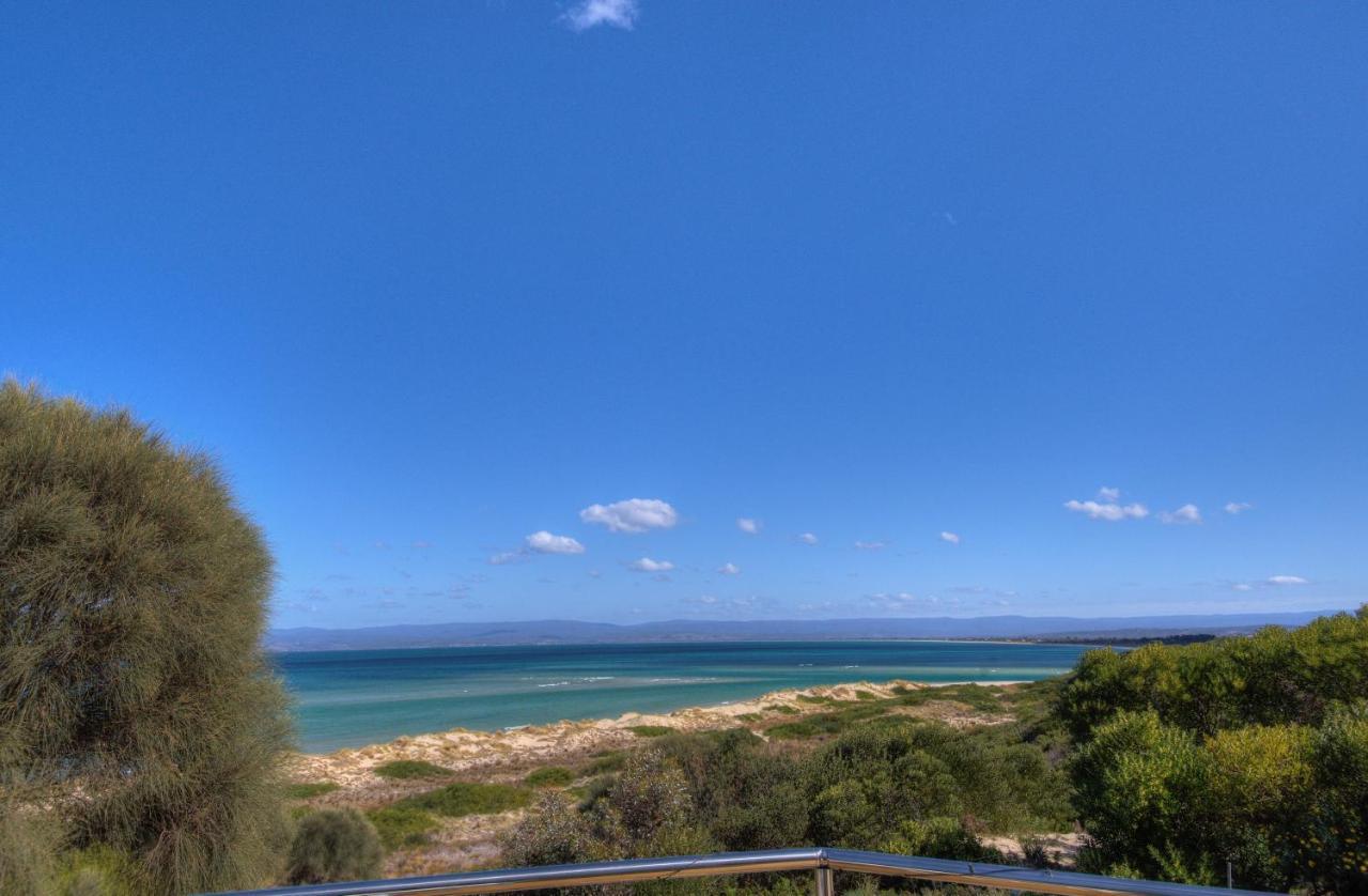Sandbar Beach House Villa Coles Bay Esterno foto