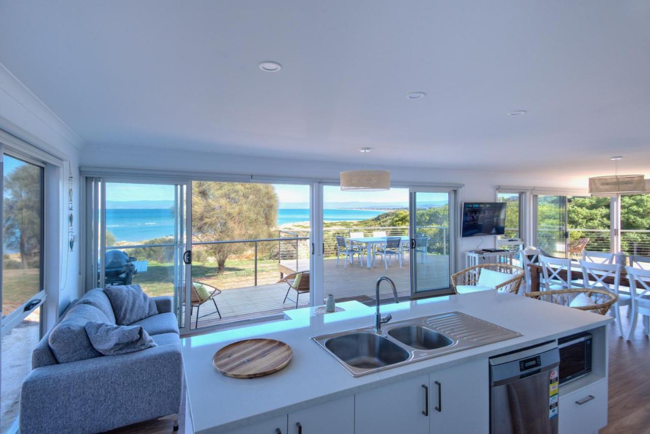Sandbar Beach House Villa Coles Bay Esterno foto
